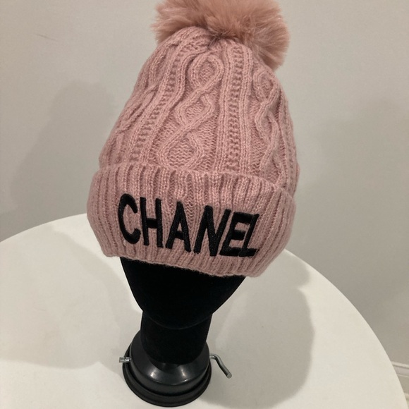 NEW Chanel Embroidered Pink Winter Cable Knit Hat Faux Fur Pom - Picture 3 of 10
